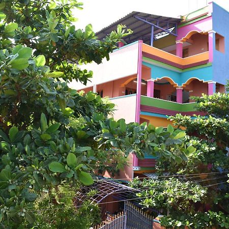 Rainbow Guest House Tiruvannāmalai Esterno foto