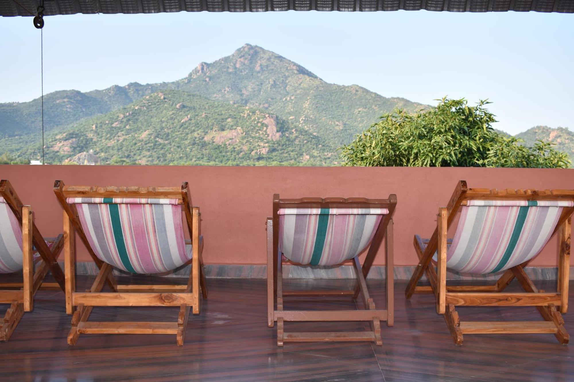 Rainbow Guest House Tiruvannāmalai Esterno foto