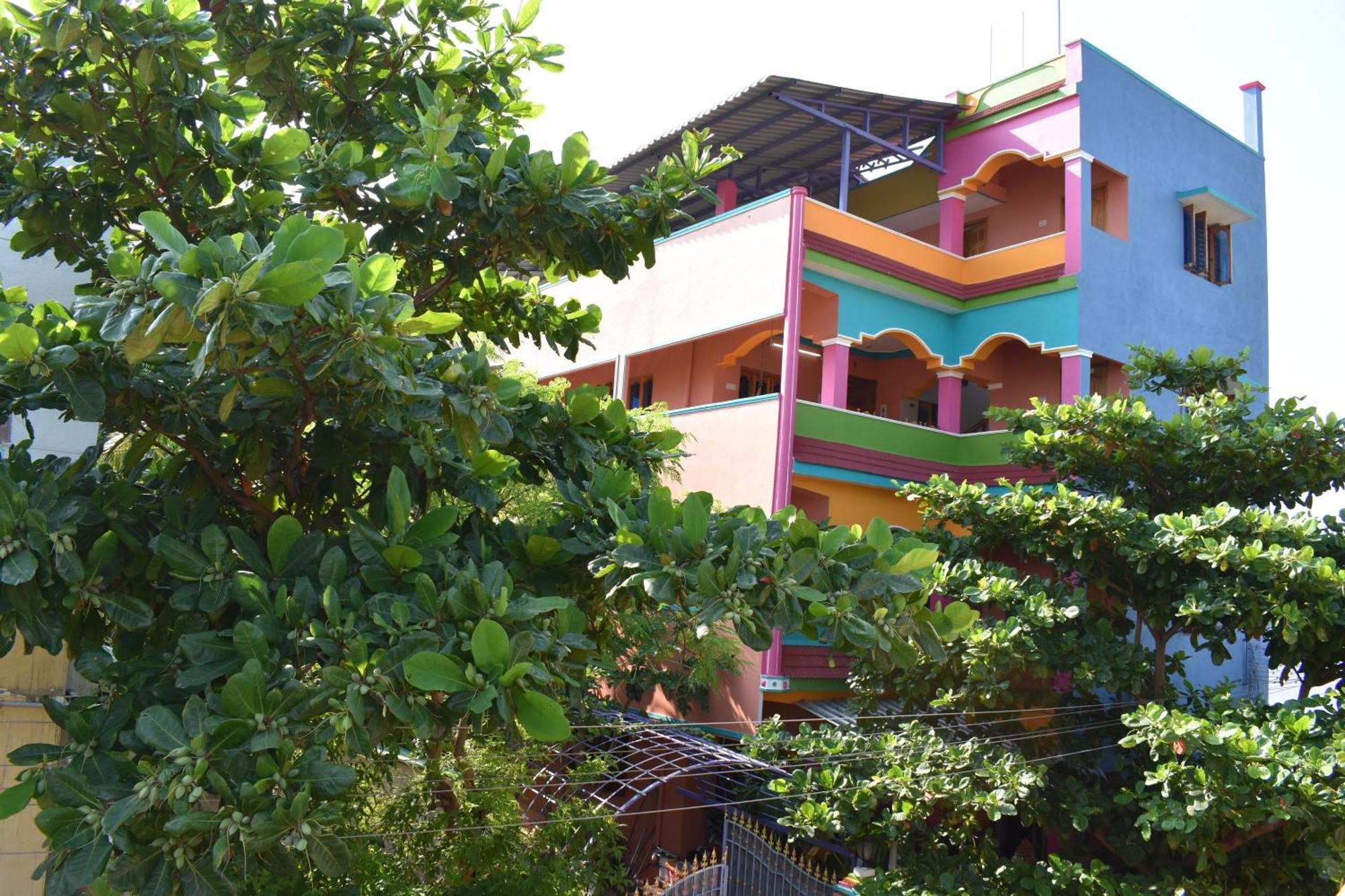Rainbow Guest House Tiruvannāmalai Esterno foto