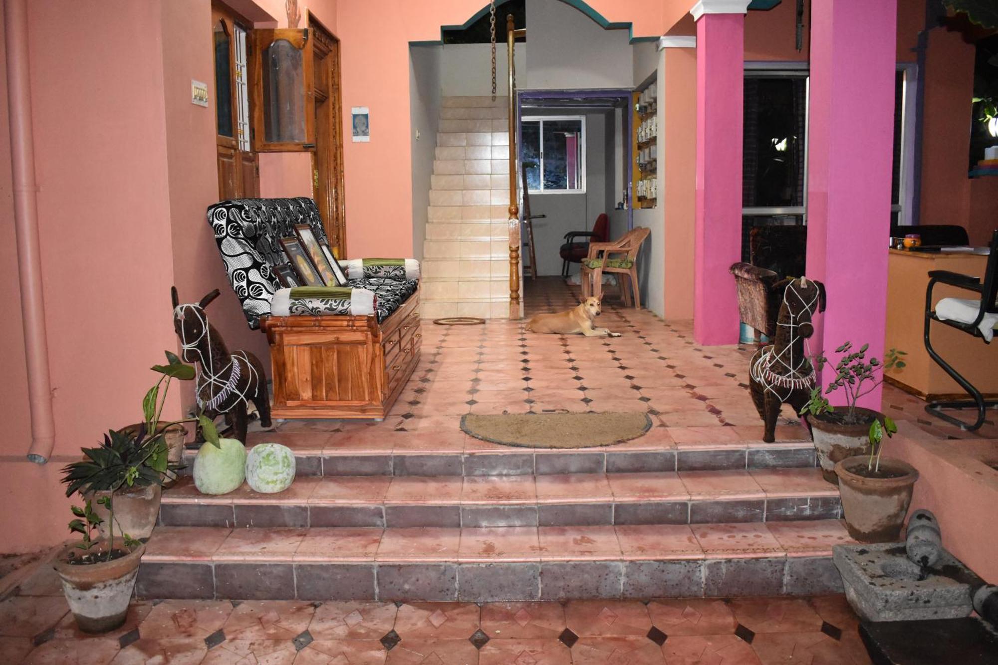 Rainbow Guest House Tiruvannāmalai Esterno foto