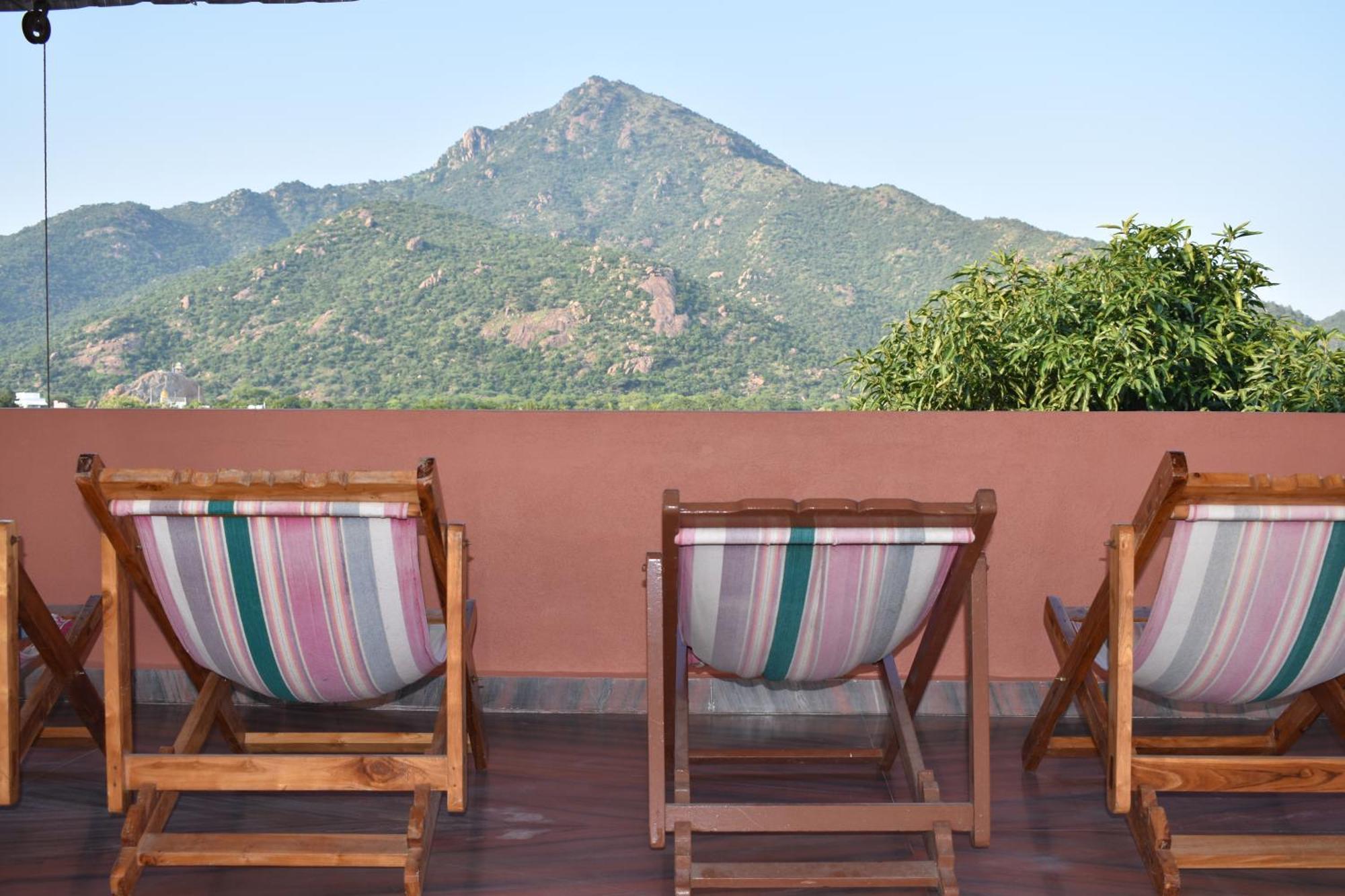 Rainbow Guest House Tiruvannāmalai Esterno foto