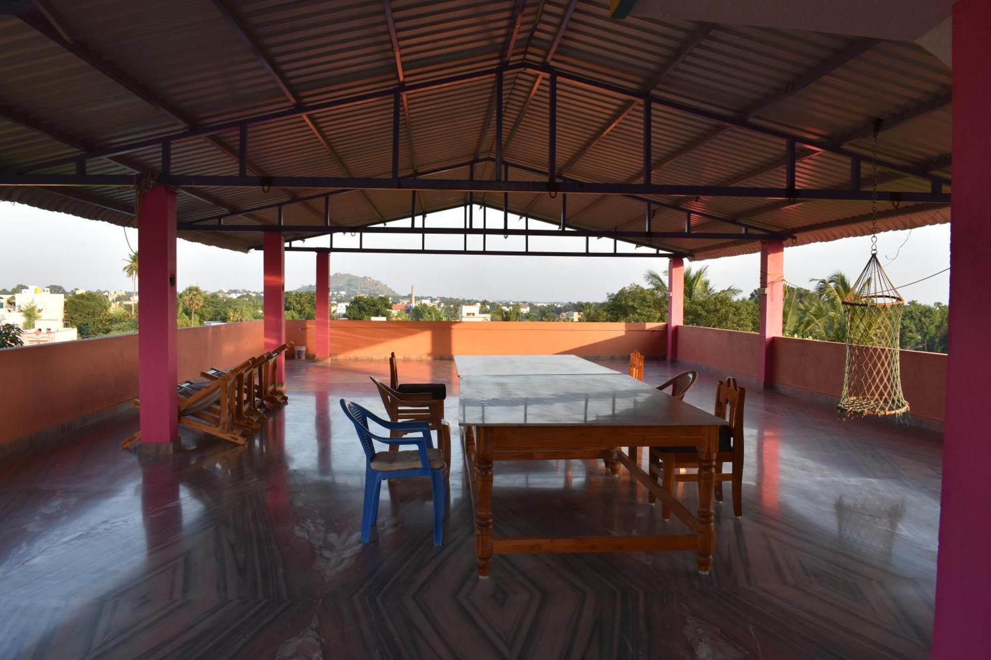 Rainbow Guest House Tiruvannāmalai Esterno foto