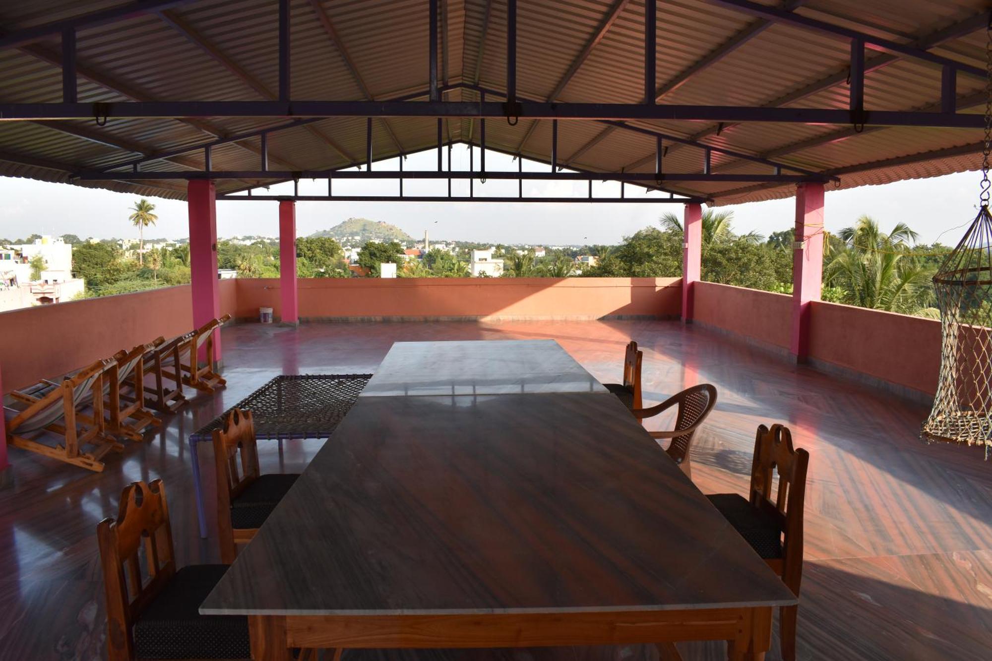 Rainbow Guest House Tiruvannāmalai Esterno foto