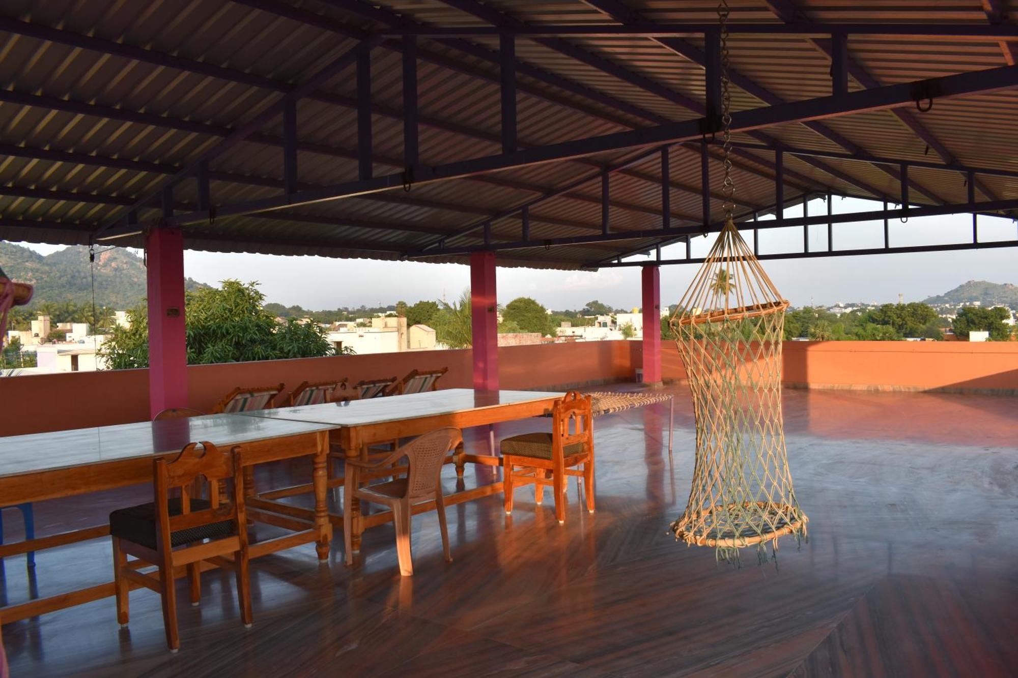 Rainbow Guest House Tiruvannāmalai Esterno foto